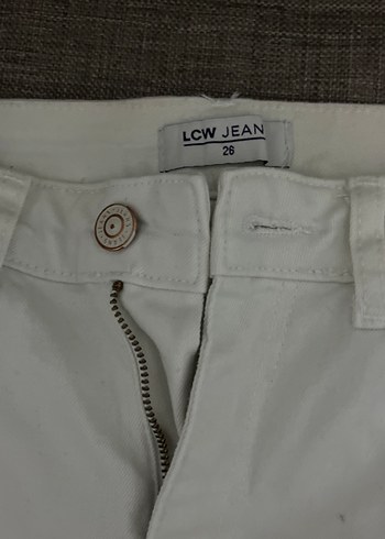 Beyaz Pamuklu Mini Şort - Görsel 3