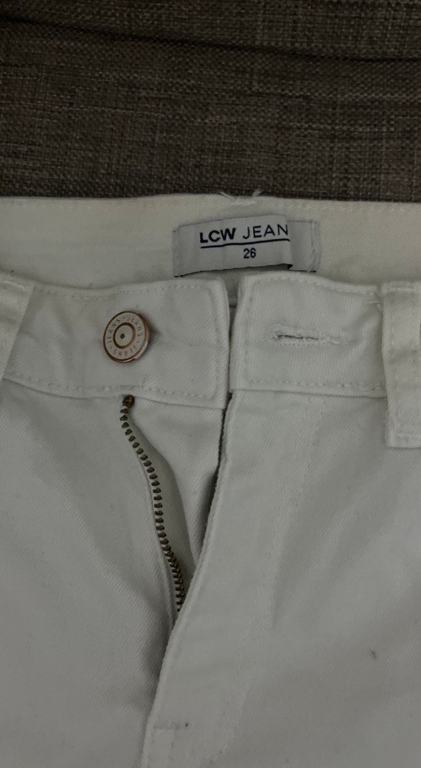 Beyaz Pamuklu Mini Şort - Görsel 3