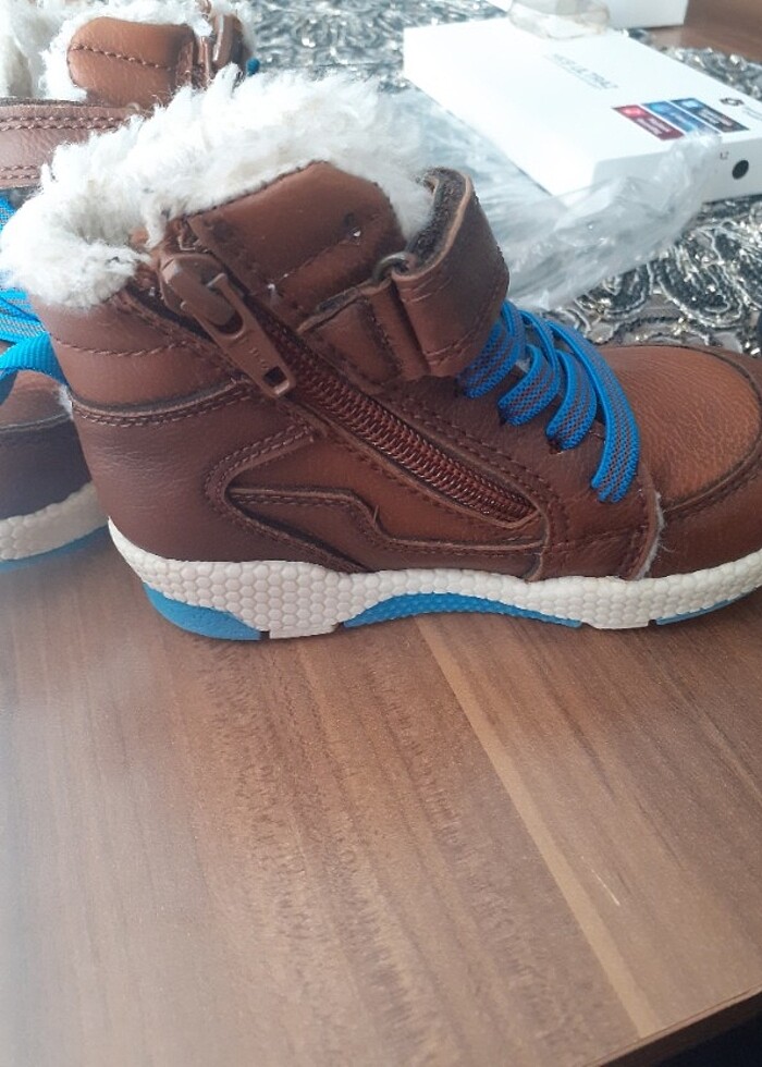 Yepyeni kaya gibi 23 numara lcwaikiki çocuk bot - Görsel 3