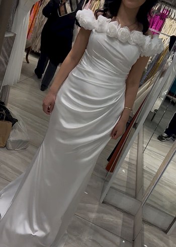 Beyaz Straplez Midi Nişan Elbisesi - Görsel 2