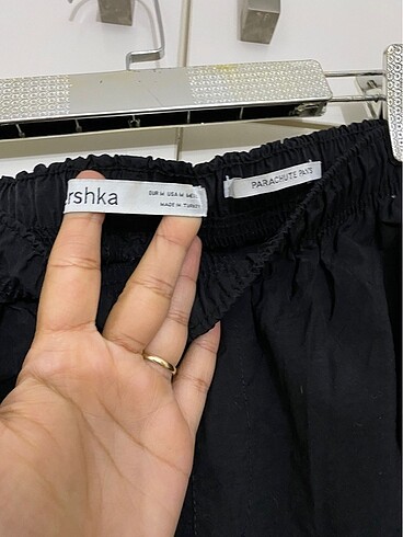 m Beden siyah Renk Bershka pantolon