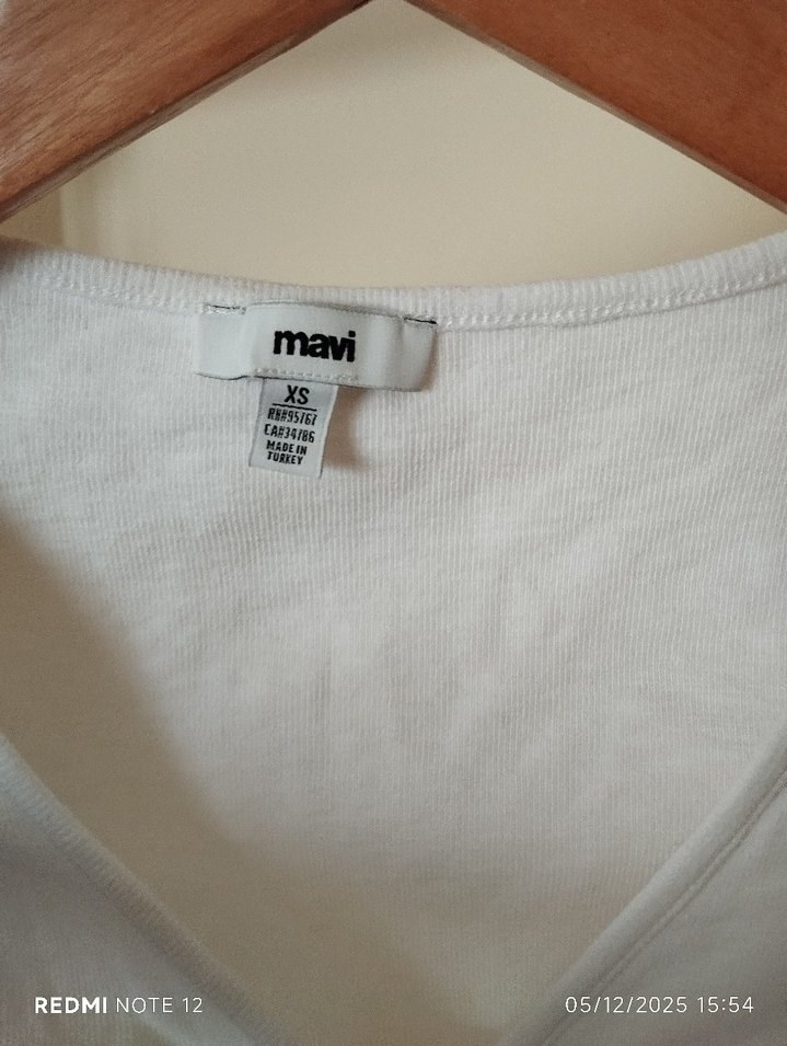 Beyaz V Yaka Uzun Kollu Keten Bluz - Görsel 5