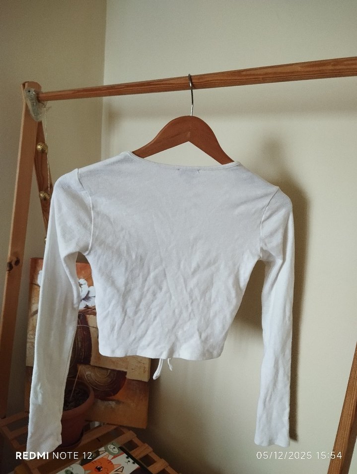 Beyaz V Yaka Uzun Kollu Keten Bluz - Görsel 3