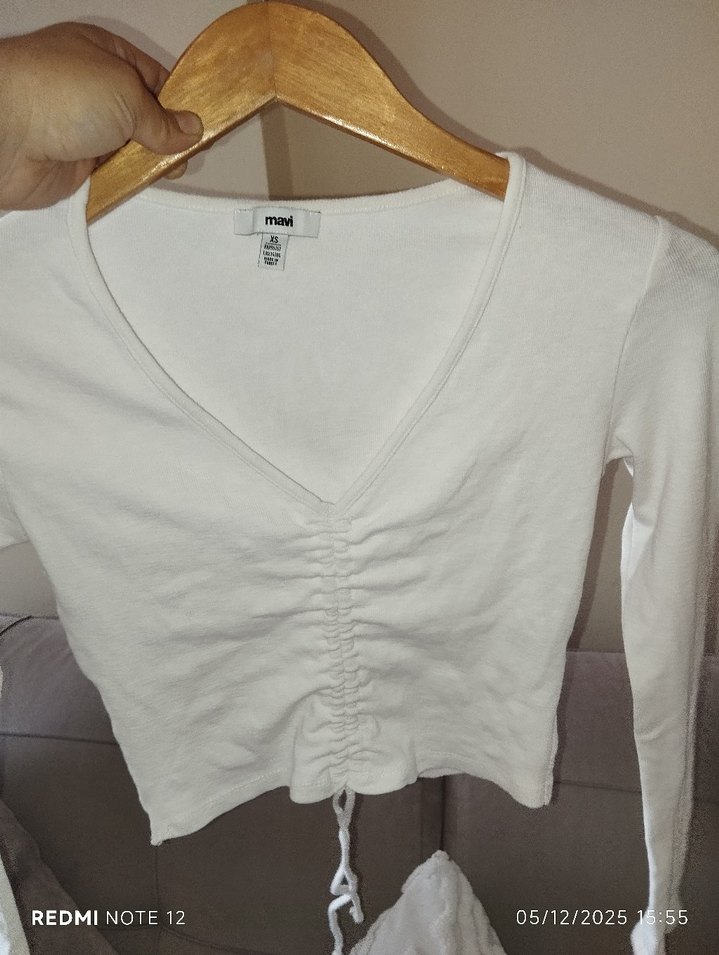 Beyaz V Yaka Uzun Kollu Keten Bluz - Görsel 2