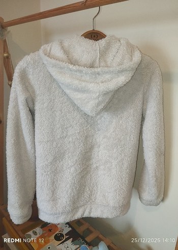 Beyaz Peluş Kapüşonlu Kadın Ceket - Görsel 3