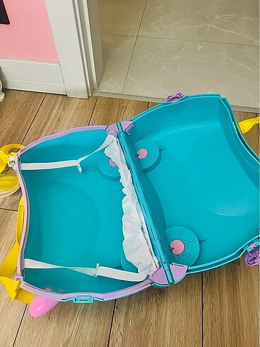  Beden TRUNKİ TEKERLEKLİ ÇOCUK VALİZ
