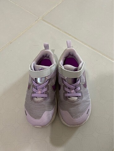 27 Beden Nike kız çocuk spor ayakkabı