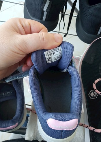 Kız Çocuk Gri Pembe Cırt Cırtlı Spor Ayakkabı - Görsel 4