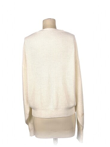 universal Beden PreLoved Hırka %70 İndirimli.