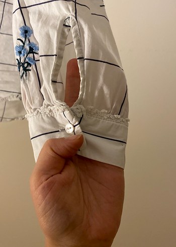 Düğmeli, Uzun Kollu Beyaz Kadın Gömlek - Görsel 2