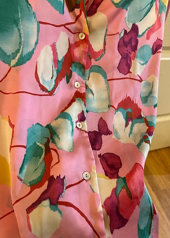 Pembe Desenli V Yaka Uzun Kollu Kadın Gömlek - Görsel 5