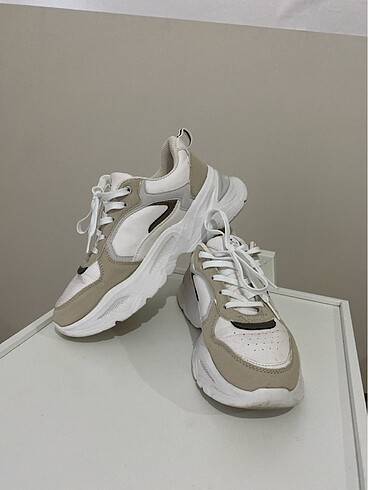BERSHKA sneaker