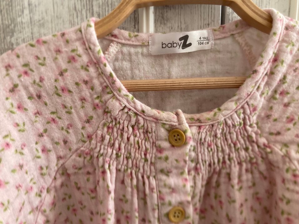 Çiçek Desenli Düğmeli Pembe Kız Elbisesi - Görsel 2