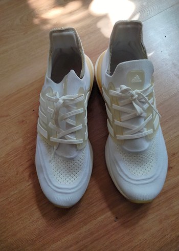 Adidas Boost Beyaz Elastik Bağcıklı Spor Ayakkabı - Görsel 2