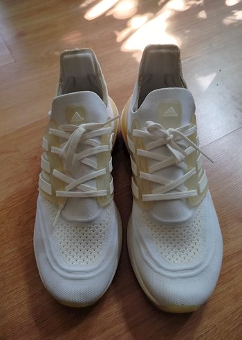 Adidas Boost Beyaz Elastik Bağcıklı Spor Ayakkabı - Görsel 4