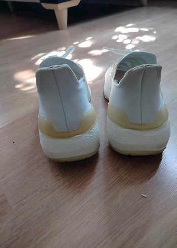 Adidas Boost Beyaz Elastik Bağcıklı Spor Ayakkabı - Görsel 3