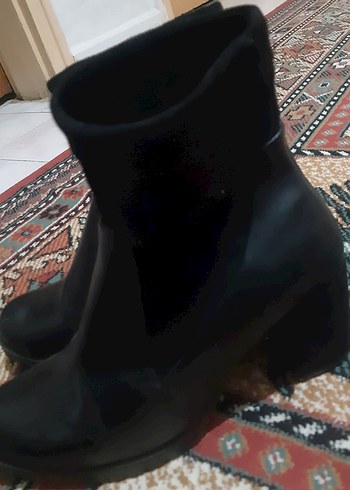 Siyah Deri Yılan Desenli Tokalı Kadın Bot - Görsel 3