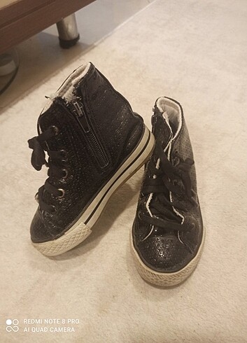 25 numara Converse 