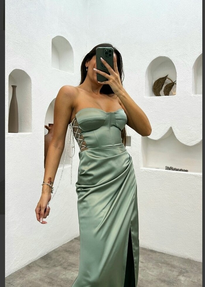 Mint drapeli saten uzun abiye elbise - Görsel 2