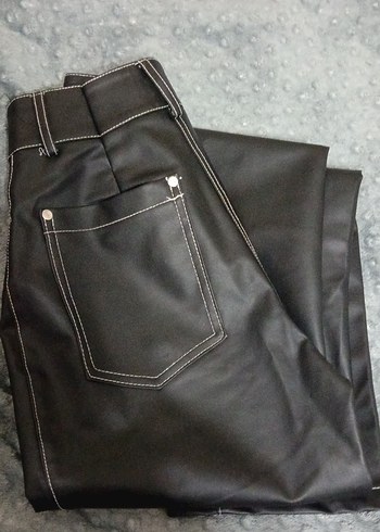 Kadın Siyah Deri Kemerli Pantolon - Görsel 2