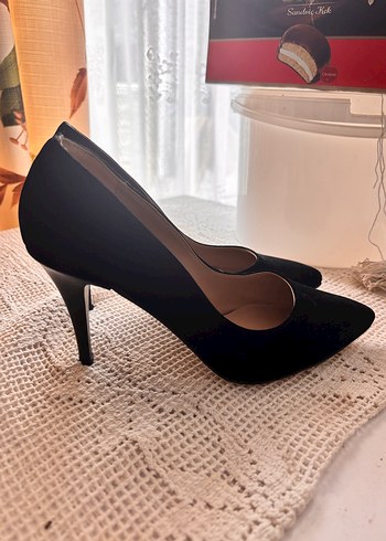 Siyah Süet Stiletto Topuklu Kadın Ayakkabı - Görsel 4