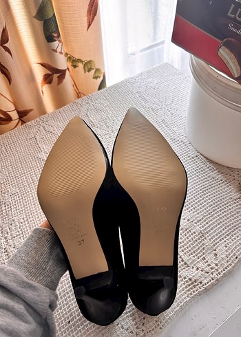 Siyah Süet Stiletto Topuklu Kadın Ayakkabı - Görsel 3