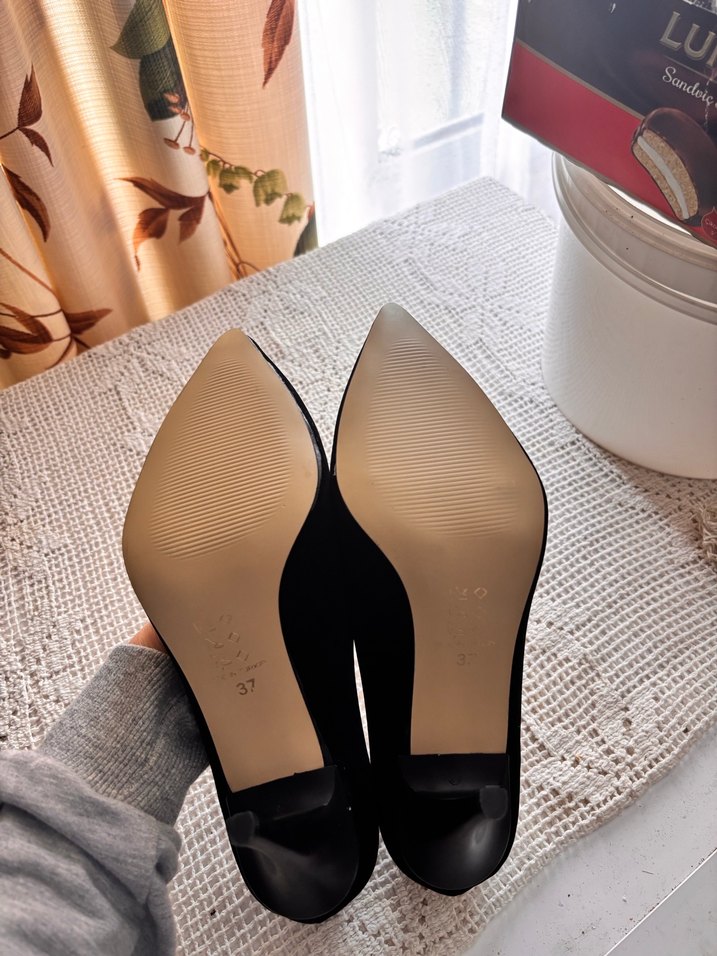 Siyah Süet Stiletto Topuklu Kadın Ayakkabı - Görsel 3