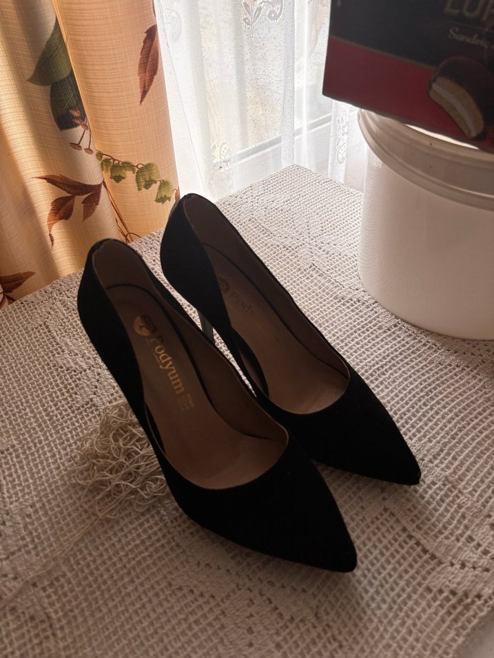 Siyah Süet Stiletto Topuklu Kadın Ayakkabı - Görsel 2