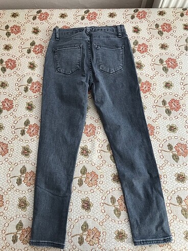 28 Beden Gri Jean