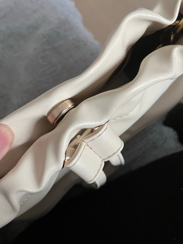 Oxxo Bej Zincir Detaylı Kadın Deri Çanta - Görsel 3