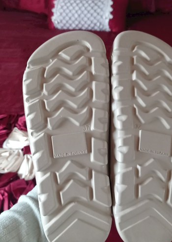 Beyaz Kadın Dolgulu Terlikler - Görsel 4