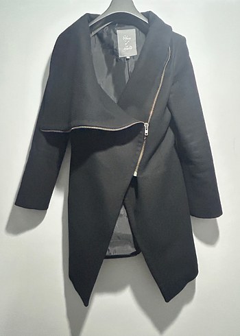 Asimetrik Kesim Şal Yaka Siyah Kaban - Görsel 5