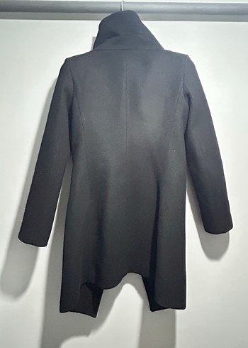 Asimetrik Kesim Şal Yaka Siyah Kaban - Görsel 8