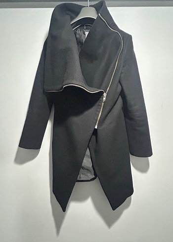 Asimetrik Kesim Şal Yaka Siyah Kaban - Görsel 6