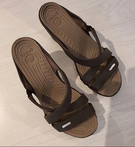 39 Beden kahverengi Renk Crocs topuklu terlik