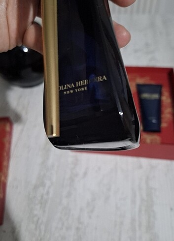 Carolina Herrera Goodgirl parfüm 80 ml + vücut kremi