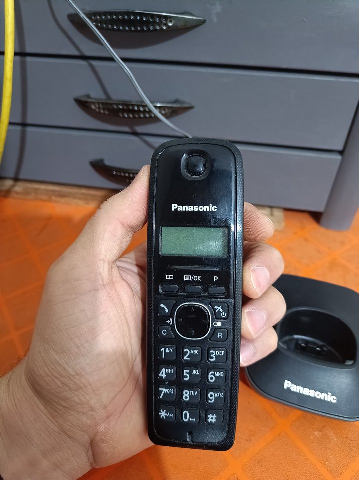 Panasonic Siyah Kablosuz Telsiz Telefon El Ünitesi - Görsel 2