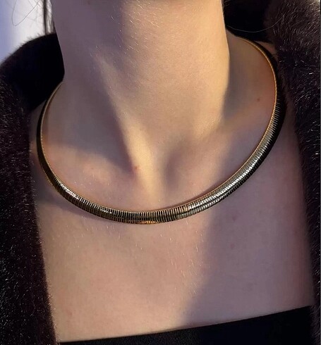 Gold choker kolye