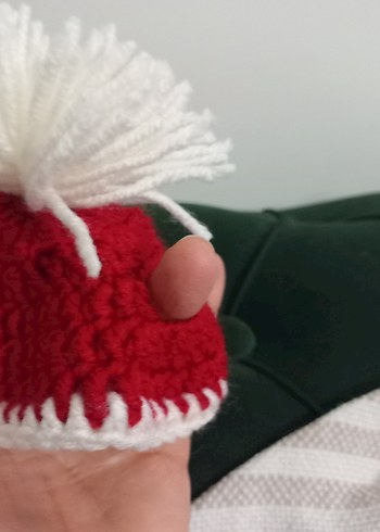 Kırmızı Nakışlı Örgü kedi şapkasi - Görsel 2