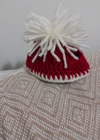 Kırmızı Nakışlı Örgü kedi şapkasi - Görsel 4