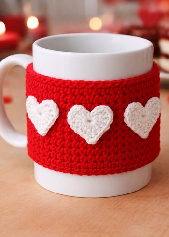 Kırmızı Kalpli Örgü Kupa Kılıfı - Görsel 2