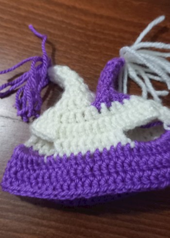 Beyaz ve Mor Ponponlu Kedi Şapkası - Görsel 2