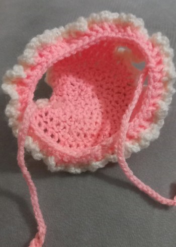 Pembe Fırfırlı Tığ Örgü Kedi Şapkası - Görsel 4