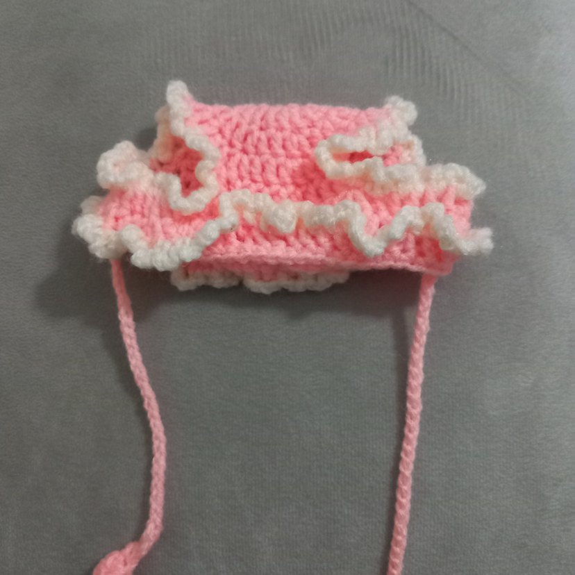 Pembe Fırfırlı Tığ Örgü Kedi Şapkası - Görsel 3