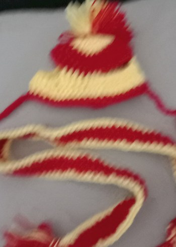 Kırmızı Sarı Örgü Kedi Atkısı ve Bere - Görsel 5