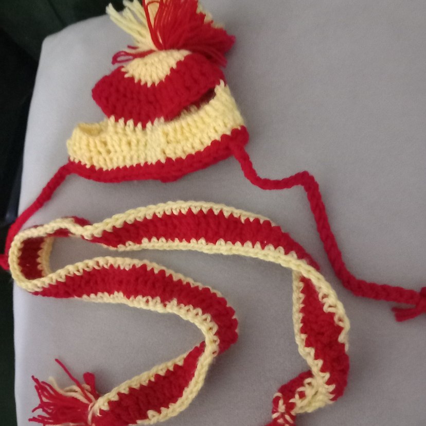 Kırmızı Sarı Örgü Kedi Atkısı ve Bere - Görsel 4