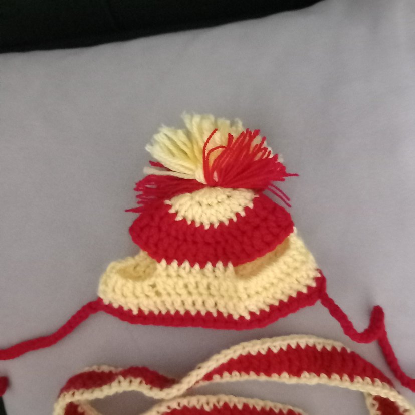 Kırmızı Sarı Örgü Kedi Atkısı ve Bere - Görsel 2