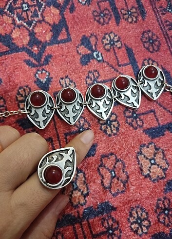 Yüzük ve bileklik 