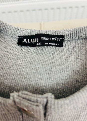 Düğmeli Gri Kısa Kollu Elbise - Görsel 4