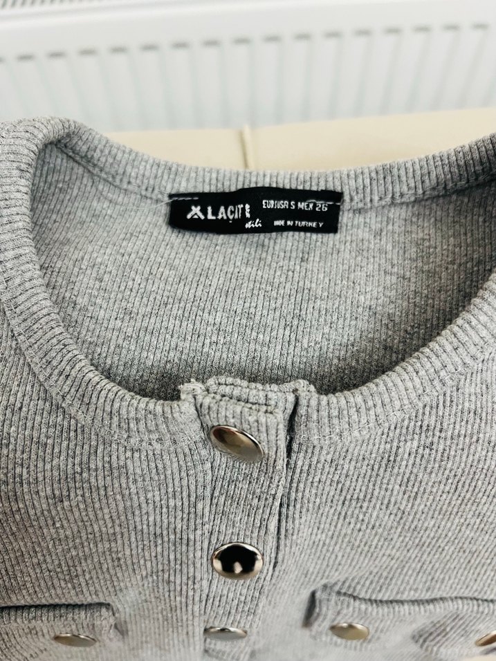 Düğmeli Gri Kısa Kollu Elbise - Görsel 3